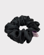 Скръчни черно