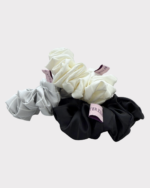 Скрънчи бяло, сиви и черно