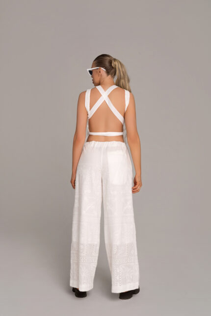 Топ с гол гръб бял